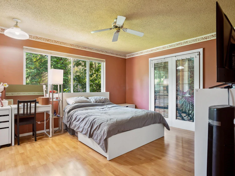 15237 Hummingbird Place, Surrey, BC, V3R 6T7 - 15