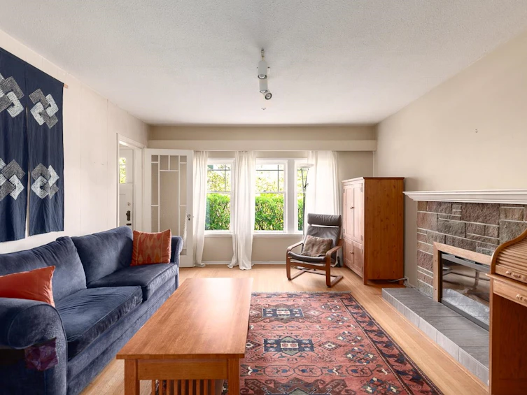 988 E 16th Avenue, Vancouver, BC, V5T 2V9 - 4