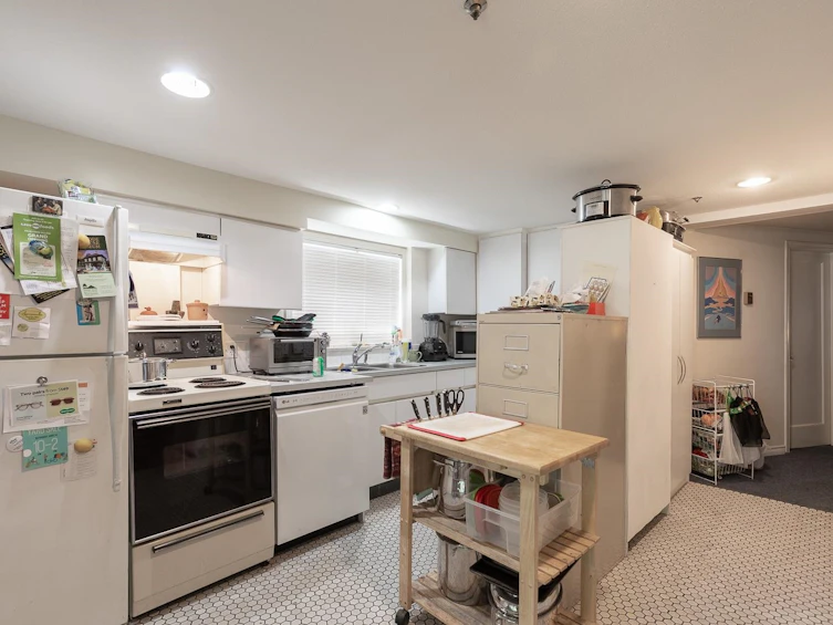 988 E 16th Avenue, Vancouver, BC, V5T 2V9 - 26