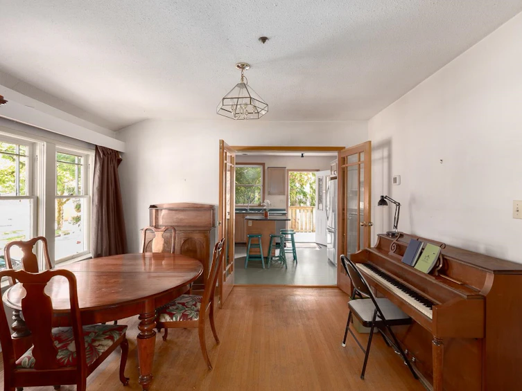 988 E 16th Avenue, Vancouver, BC, V5T 2V9 - 6