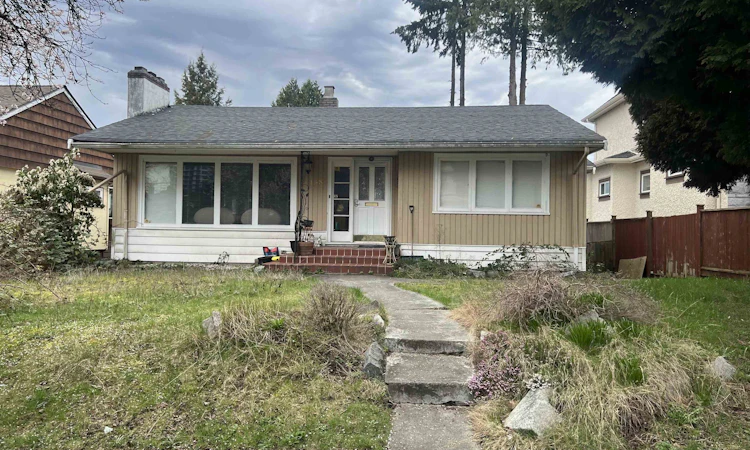 438 W 45th Avenue