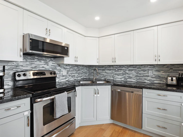 1202-120 W 2nd Street, North Vancouver, BC, V7M 1C3