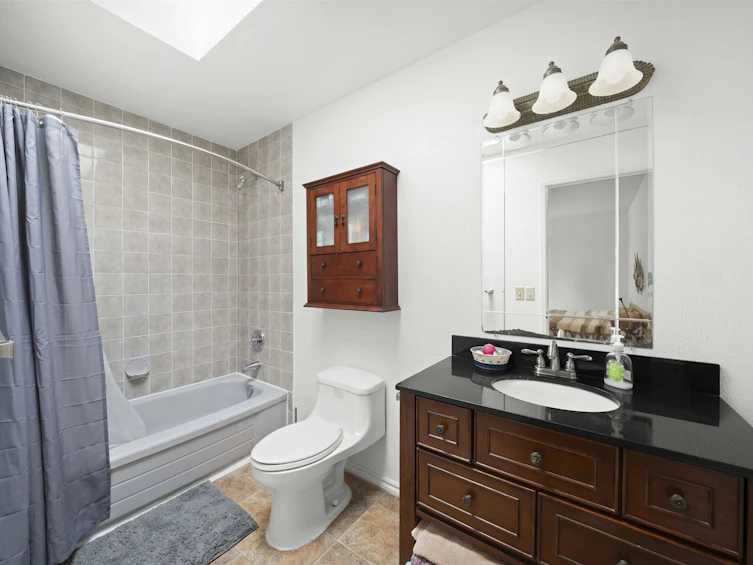 3454 St. Georges Avenue, North Vancouver, BC, V7N 1V8 - 24