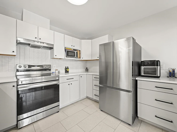 304-7580 Minoru Boulevard, Richmond, BC, V6Y 1Z5 - 11