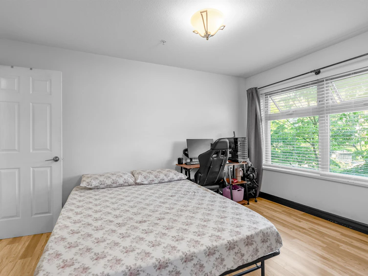 201-15220 Guildford Drive, Surrey, BC, V3R 0Y6 - 15