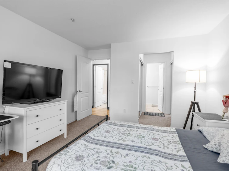 201-15220 Guildford Drive, Surrey, BC, V3R 0Y6 - 13