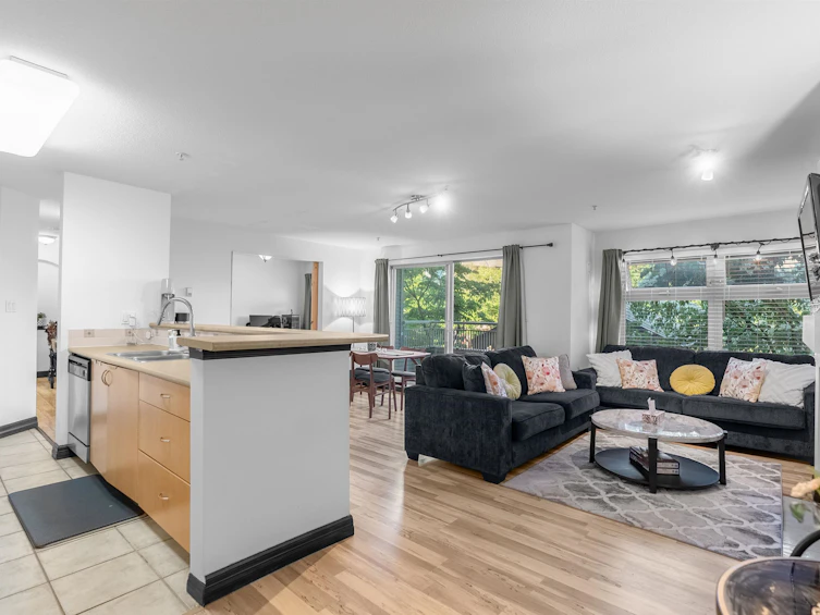 201-15220 Guildford Drive, Surrey, BC, V3R 0Y6 - 4