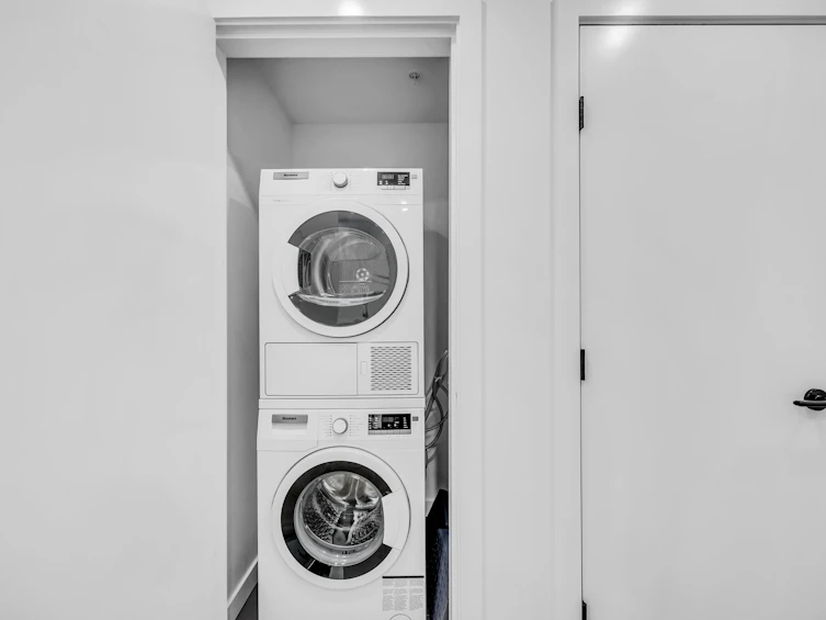 2207-13685 102 Avenue, Surrey, BC, V3T 1N7 - 10
