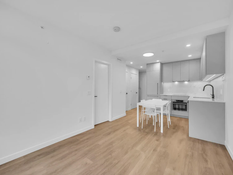 2207-13685 102 Avenue, Surrey, BC, V3T 1N7 - 7