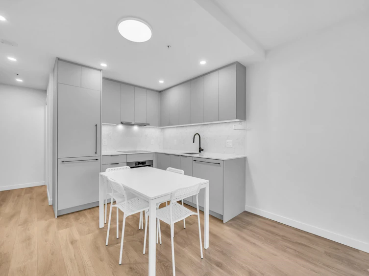 2207-13685 102 Avenue, Surrey, BC, V3T 1N7 - 2