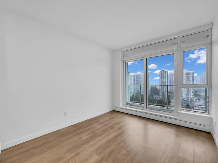 2207-13685 102 Avenue, Surrey, BC, V3T 1N7 - 13