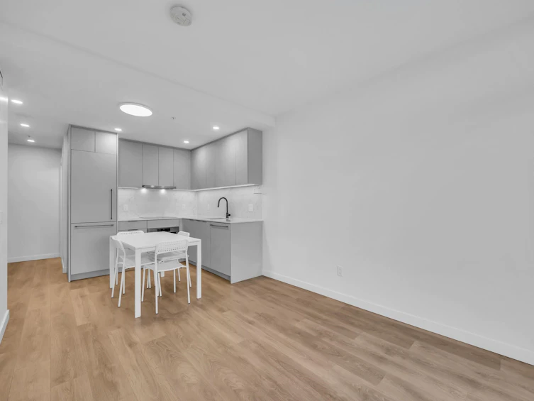 2207-13685 102 Avenue, Surrey, BC, V3T 1N7 - 6