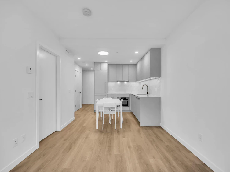 2207-13685 102 Avenue, Surrey, BC, V3T 1N7 - 9