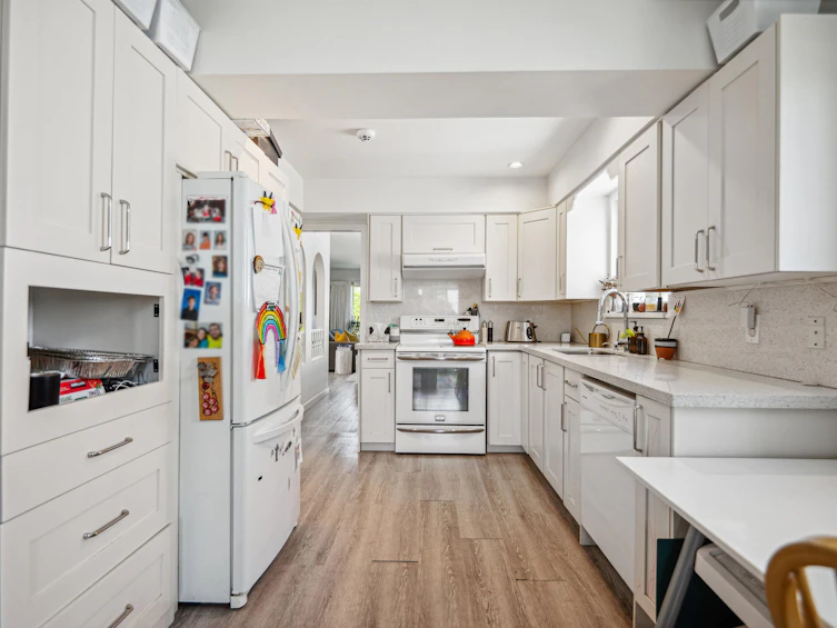 4334 St. Catherines Street, Vancouver, BC, V5V 4M3 - 9