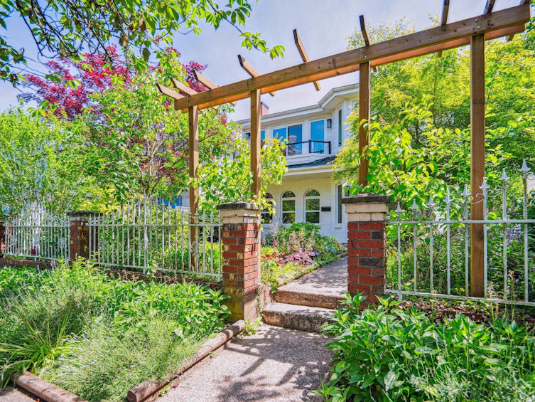 4334 St. Catherines Street, Vancouver, BC, V5V 4M3 - 2