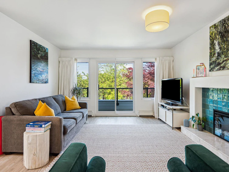 4334 St. Catherines Street, Vancouver, BC, V5V 4M3 - 3