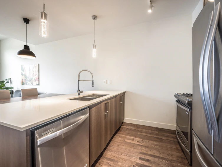 406-7088 14th Avenue, Burnaby, BC, V3N 0E7 - 7