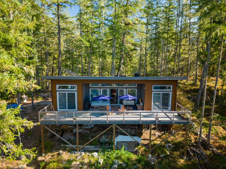 8444 West Sakinaw Lakeshore Way, Pender Harbour Egmont, BC, V0N 2H1