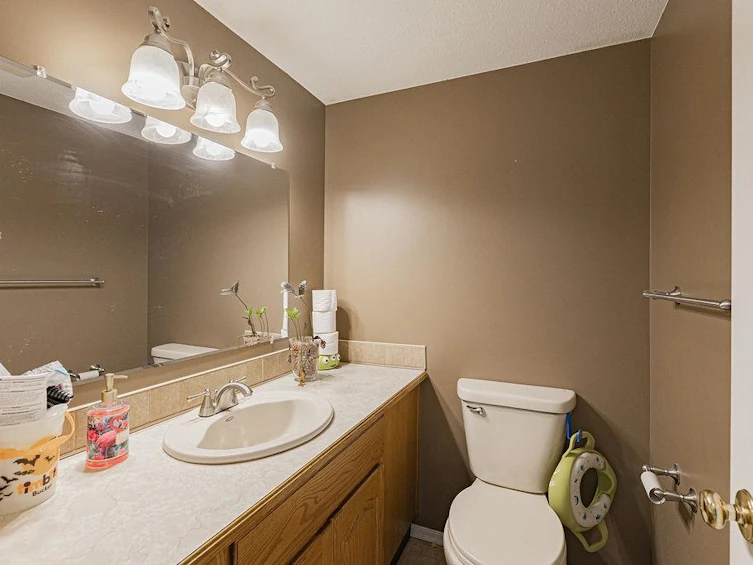 3373 196a Street, Langley, BC, V3A 7X1 - 3