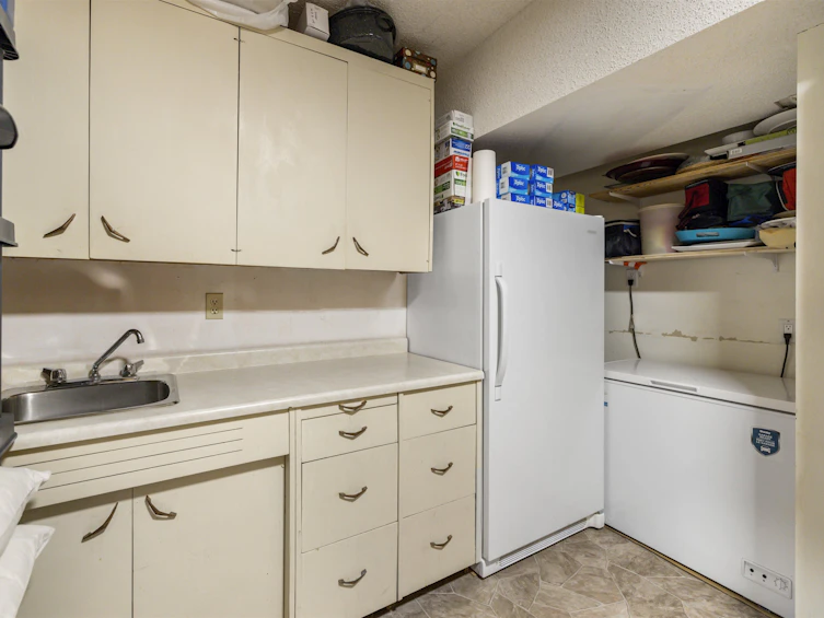 7307 Todd Crescent, Surrey, BC, V3W 7N5 - 23