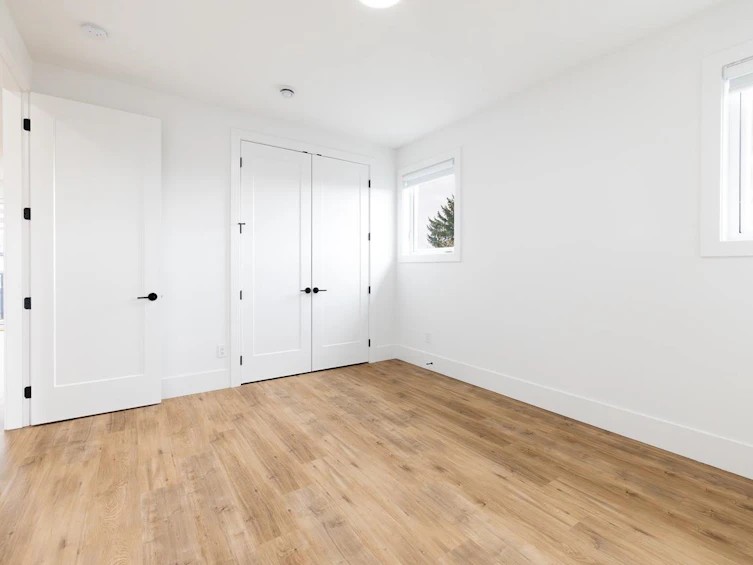 7707 Burgess Street, Burnaby, BC, V3N 3J1 - 31