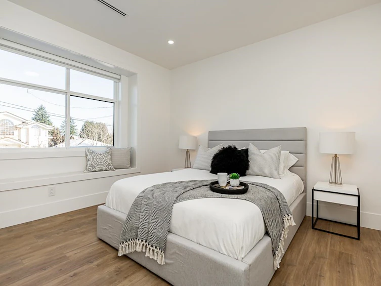 7707 Burgess Street, Burnaby, BC, V3N 3J1 - 11