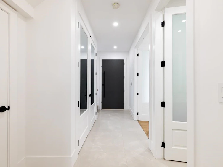 7707 Burgess Street, Burnaby, BC, V3N 3J1 - 23