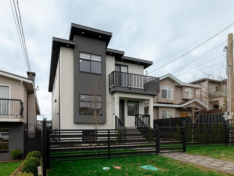 7707 Burgess Street, Burnaby, BC, V3N 3J1
