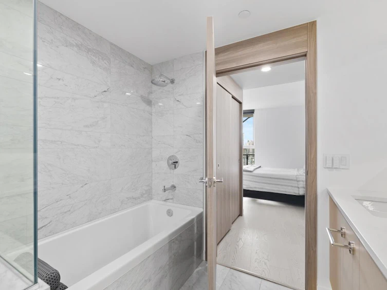 2420-89 Nelson Street, Vancouver, BC, V6Z 0E7 - 20