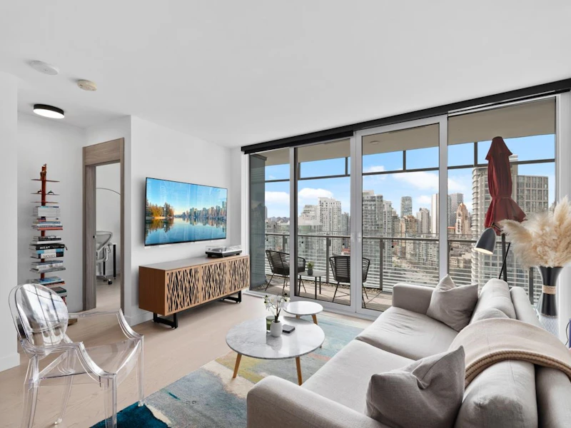 2420 - 89 Nelson Street, Vancouver BC