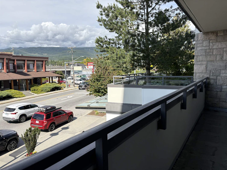 212-5665 Teredo Street, Sechelt, BC, V7Z 0J2 - 11