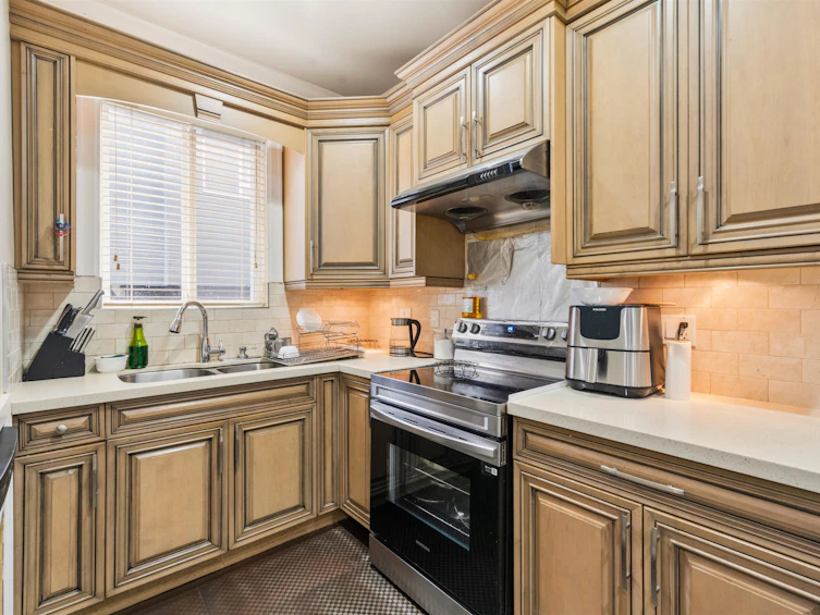6099 132 Street, Surrey, BC, V3X 1M9 - 9