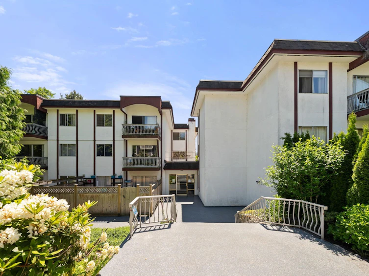 102-135 W 21st Street, North Vancouver, BC, V7M 1Z2
