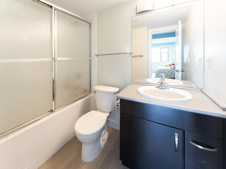 247-10838 City Parkway, Surrey, BC, V3T 5X9 - 9