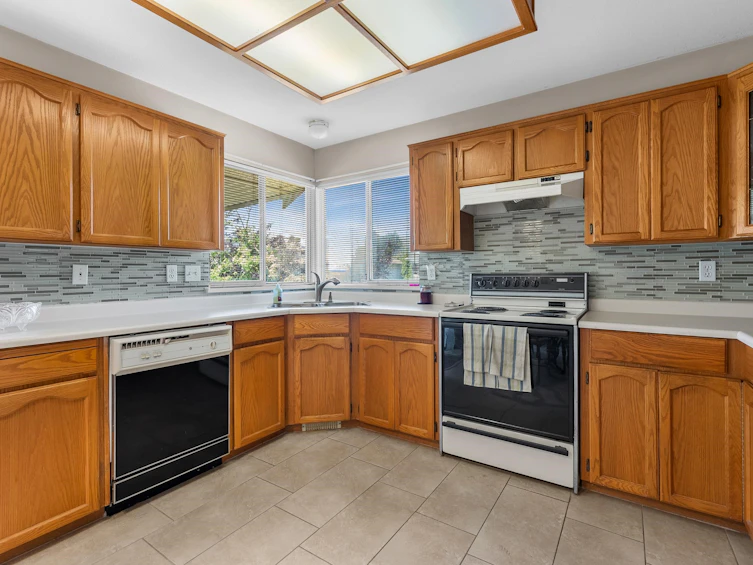 2818 Crossley Drive, Abbotsford, BC, V2T 5H5 - 8