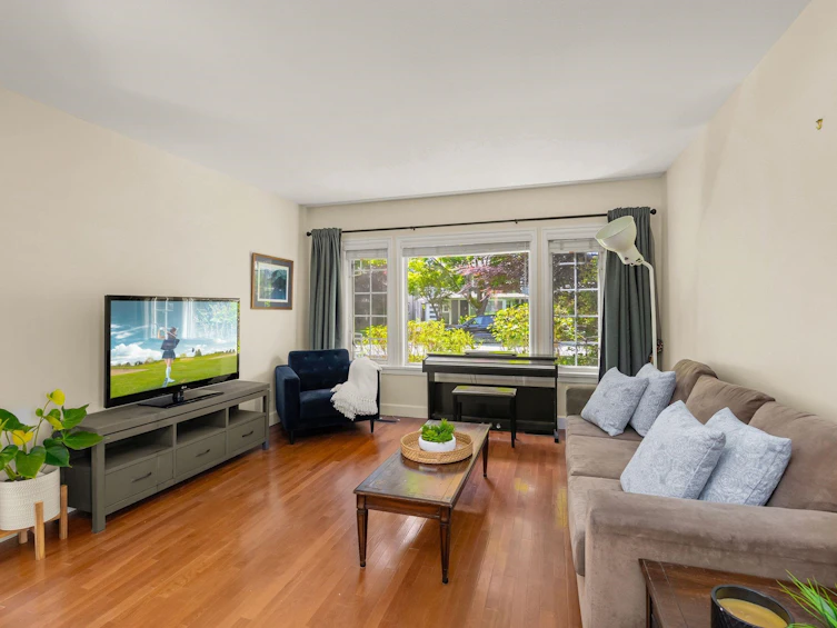 880 Ruckle Court, North Vancouver, BC, V7H 2P6 - 2