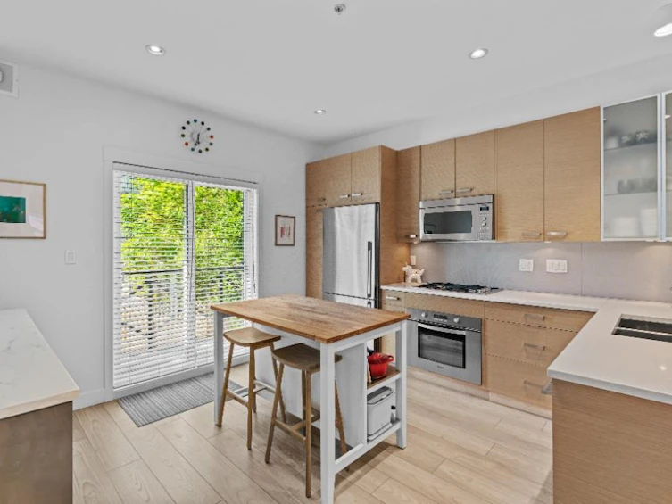 954 W 15th Avenue, Vancouver, BC, V5Z 1R9 - 3