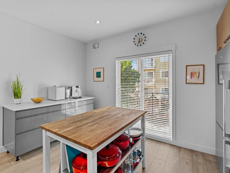 954 W 15th Avenue, Vancouver, BC, V5Z 1R9 - 5