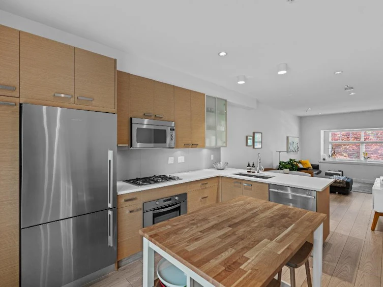 954 W 15th Avenue, Vancouver, BC, V5Z 1R9 - 2