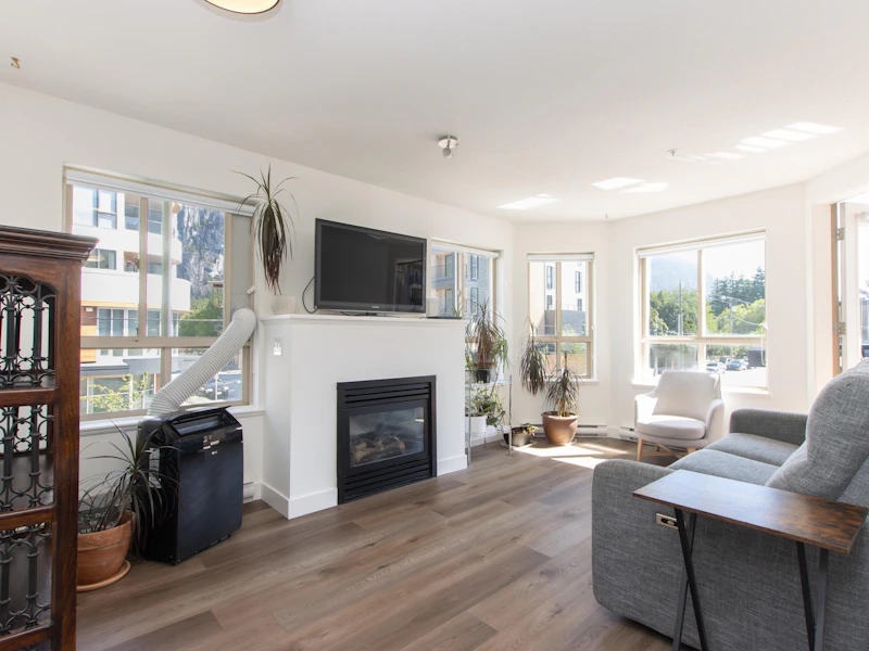 101 - 38003 Second Avenue, Squamish BC V8B 0C3