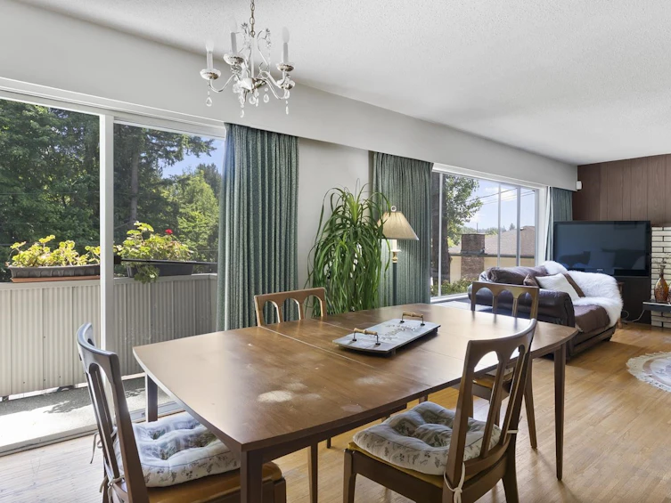 6727 138 Street, Surrey, BC, V3W 5G9 - 6