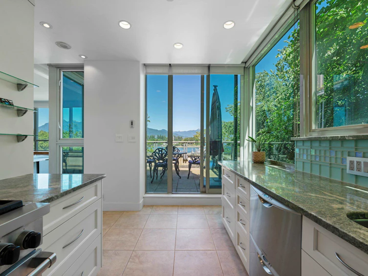L302-1550 Coal Harbour Quay, Vancouver, BC, V6G 3G1 - 15