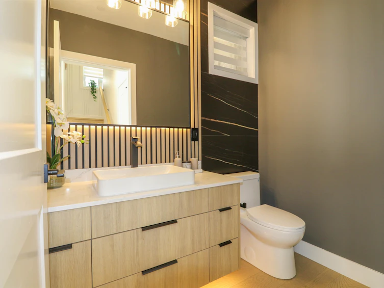 848 E 38th Avenue, Vancouver, BC, V5W 1J3 - 12