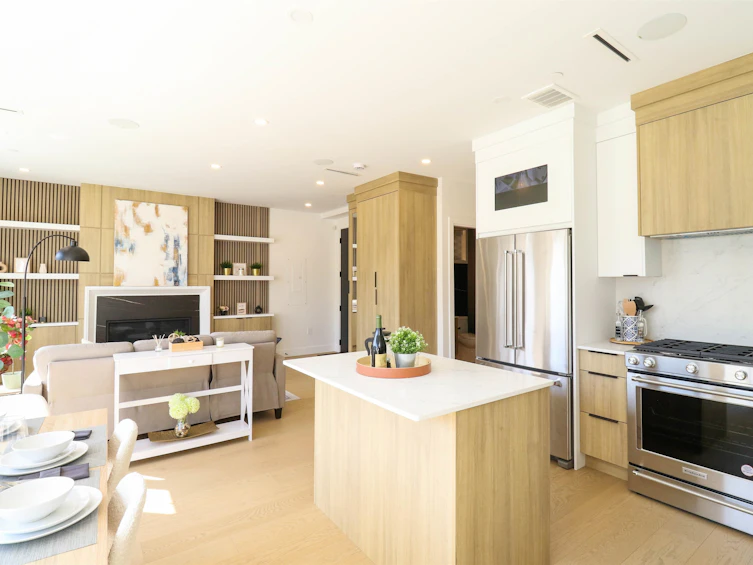 848 E 38th Avenue, Vancouver, BC, V5W 1J3 - 4