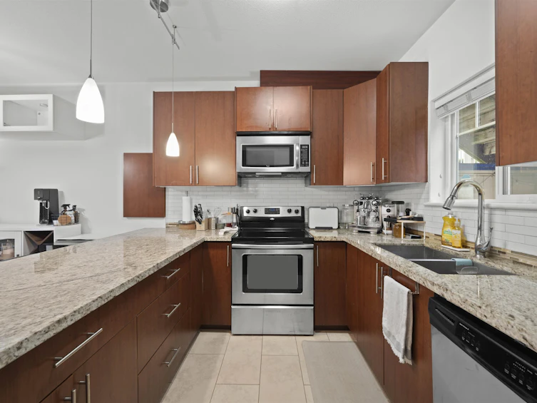 110-368 Ellesmere Avenue, Burnaby, BC, V5B 3S9 - 7