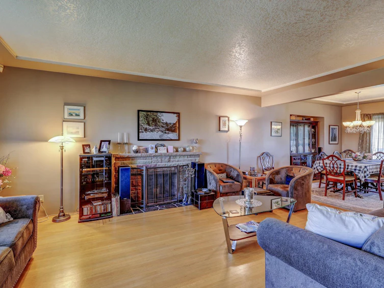 8612 11th Avenue, Burnaby, BC, V3N 2P8 - 6