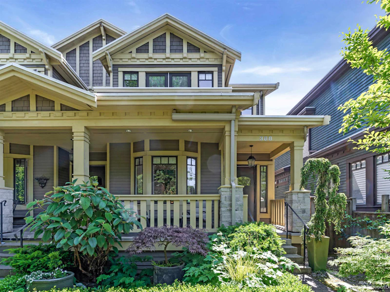 388 W 11th Avenue, Vancouver BC V5Y 1T2