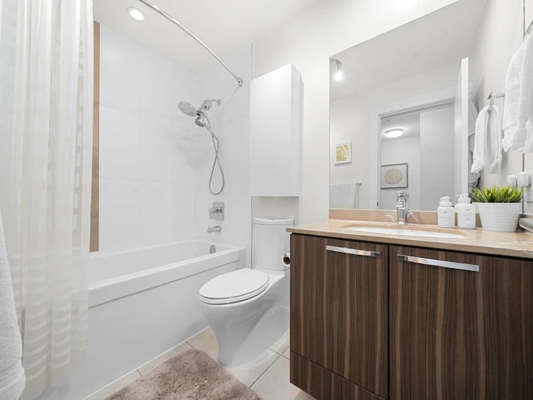 218-733 W 14th Street, North Vancouver, BC, V7M 0C6 - 20