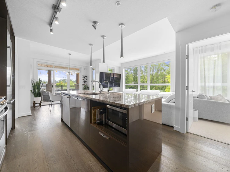 218-733 W 14th Street, North Vancouver, BC, V7M 0C6 - 10