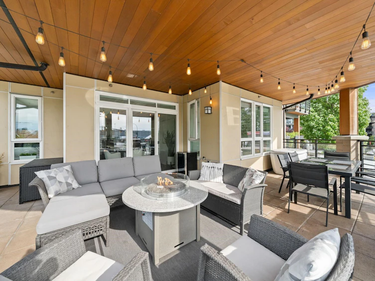 218-733 W 14th Street, North Vancouver, BC, V7M 0C6